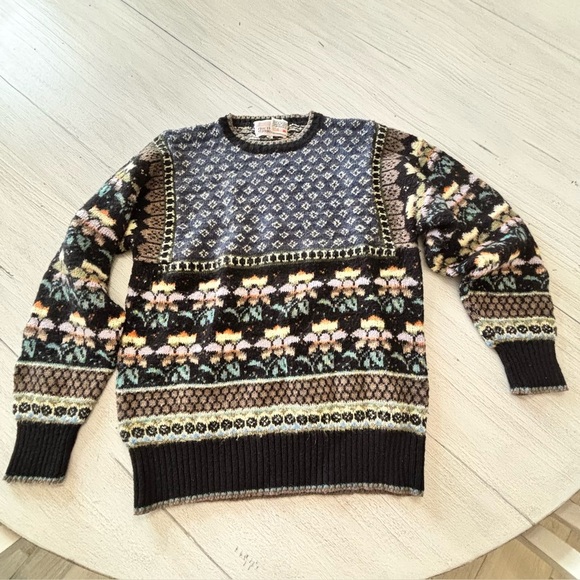Vintage Sweaters - Vintage THE IMPORT WORKSHOP Women’s Gray Multi Floral Fair Isle Sweater Size M